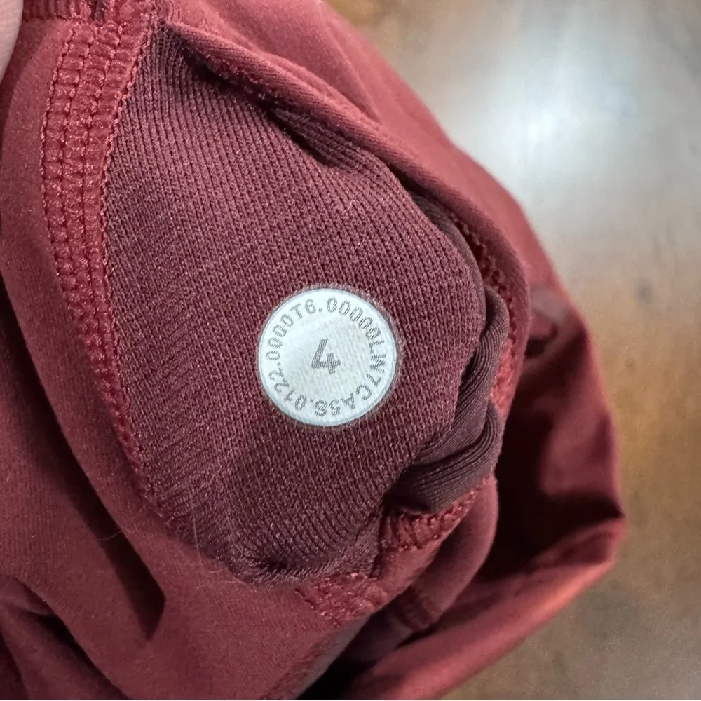 Lululemon Wunder Train HR Short 8'' Fade Size 4‎ Athletic Athleisure Gym